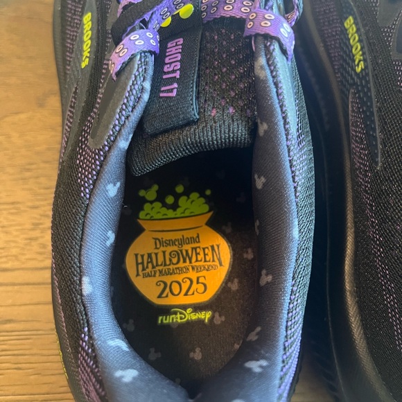 Brooks Ghost 17 runDisney Black Chameleon Women's Shoes size 7 - Picture 9 of 12